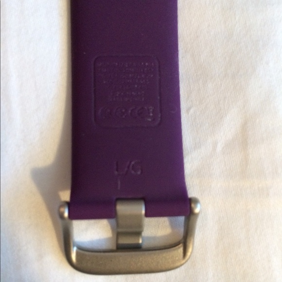 Plum Fitbit Charge HR - Large - Picture 3 of 7